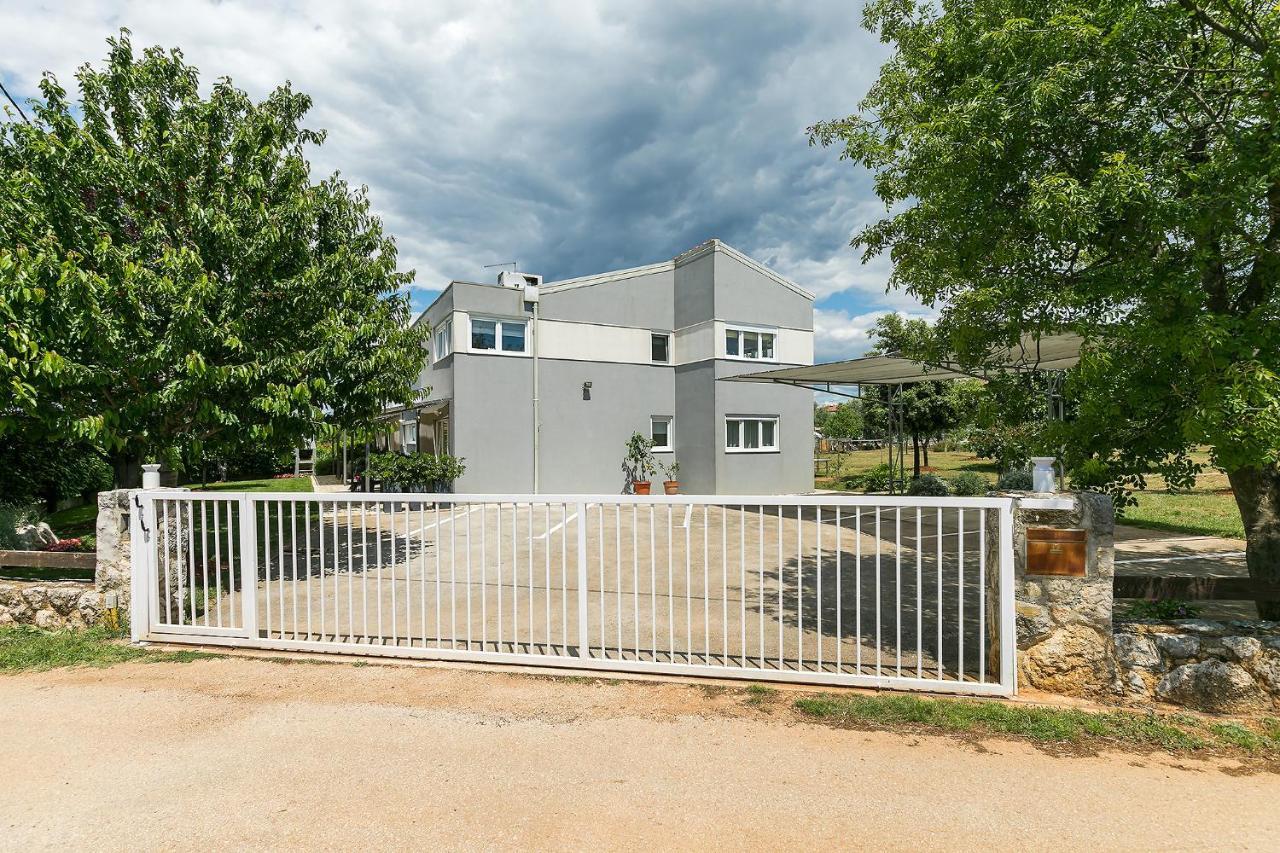Apartments Dama بوريتش المظهر الخارجي الصورة